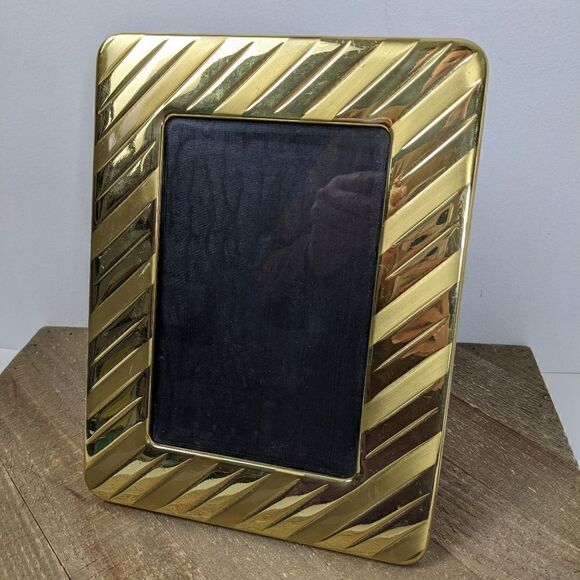 Vintage gold metal frames, gold picture frame, 1980's home decor, 4x6 - Picture 1 of 6